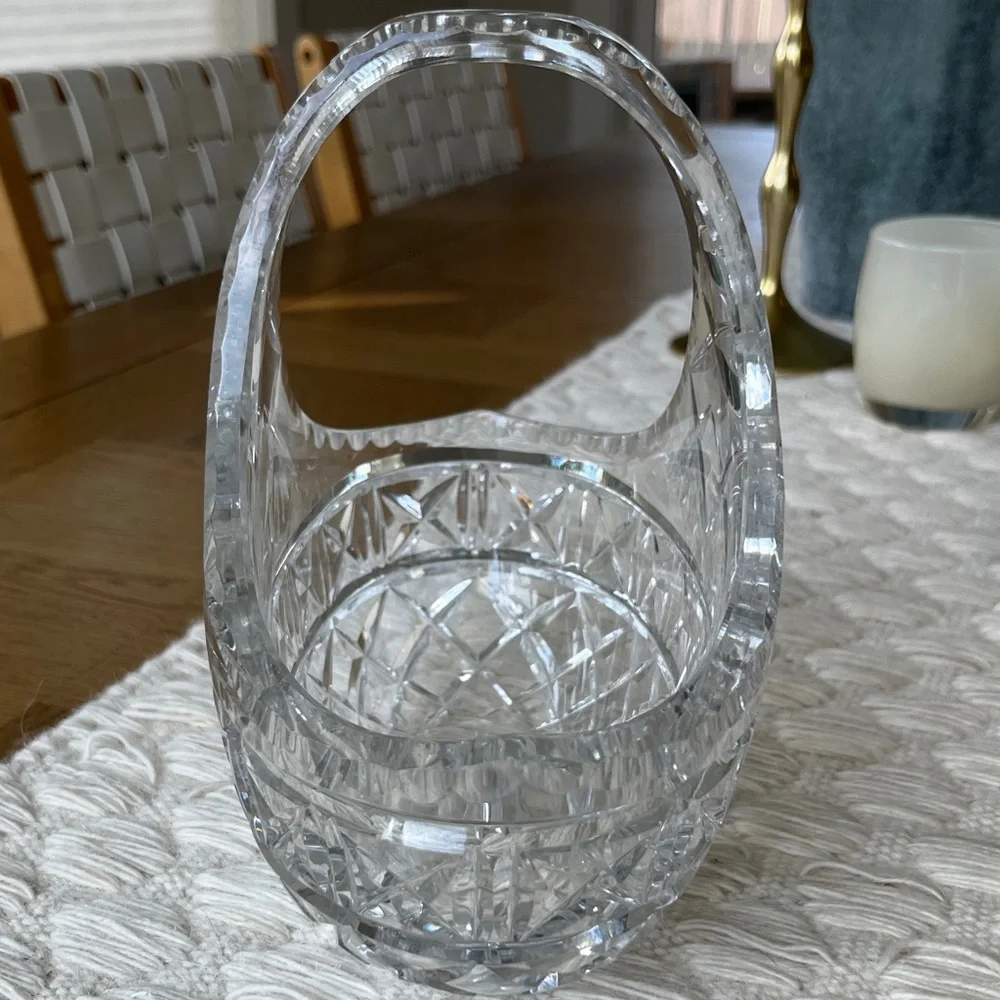 EUC Vntage cut lead crystal basket